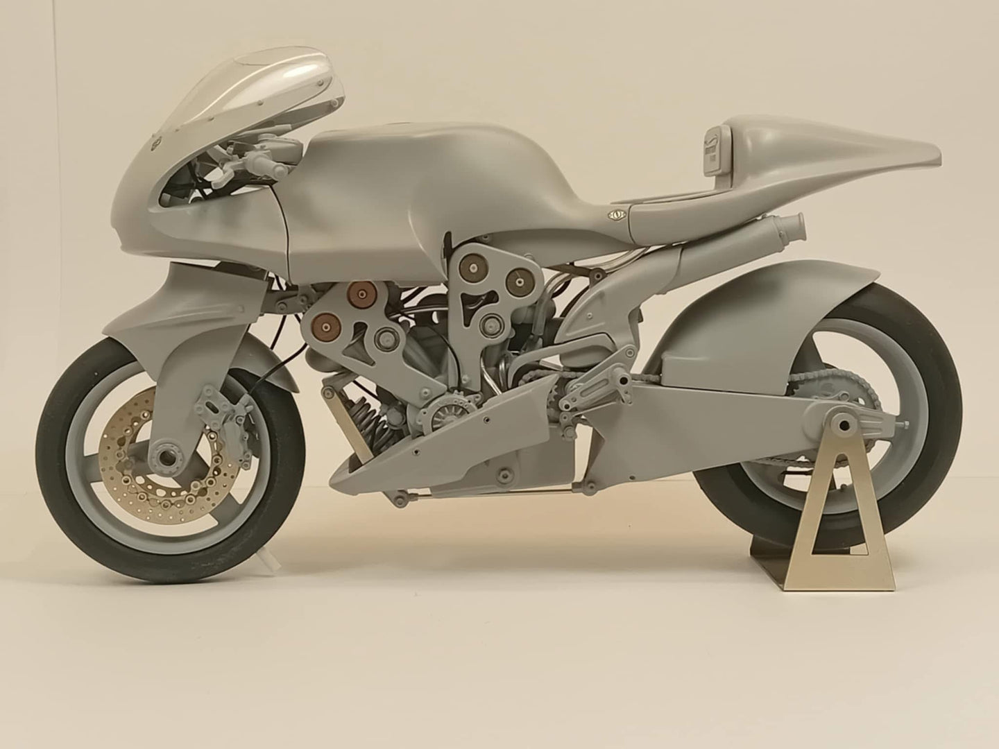Britten Racer High detail Scale model Britten V1000 kitset – Britten Motorcycle Company